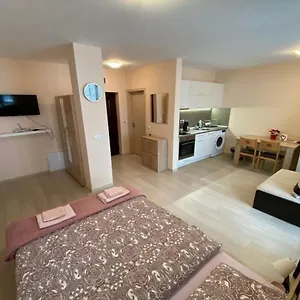 -the Mall Apartment Sofia