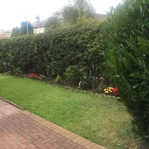 Princess 3 Bedroom House + Offstreet Parking +wifi Holiday home Leeds (West Yorkshire)